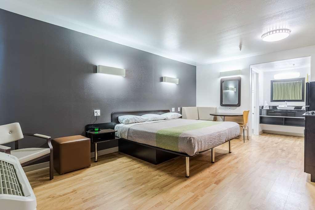Studio 6 Victorville - Apple Valley Room photo