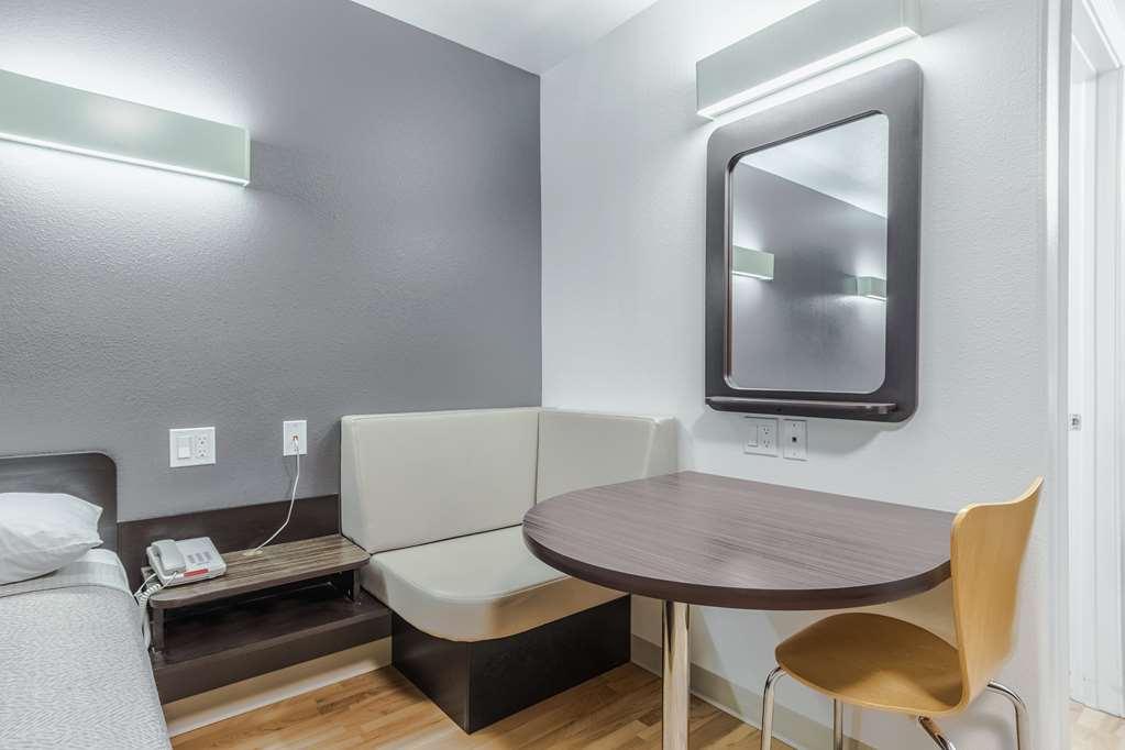 Studio 6 Victorville - Apple Valley Room photo